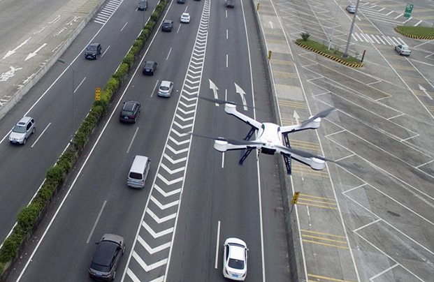 江陰派出無人機對芙蓉大道高速公路的交通違規行為進行嚴格調查(圖1)